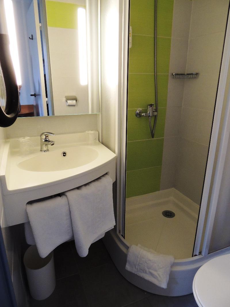 The Originals City, Hotel Novella Confort, Nantes Est Carquefou Exterior foto