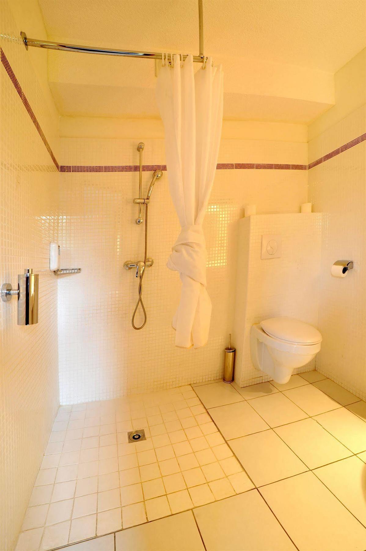 The Originals City, Hotel Novella Confort, Nantes Est Carquefou Exterior foto